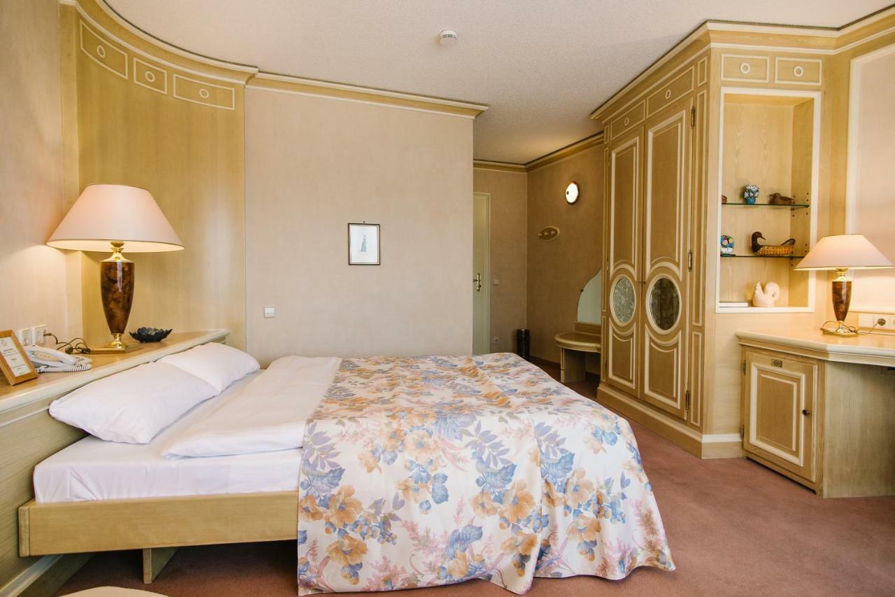 Landhaus Keller - Hotel & Restaurant Malterdingen Esterno foto